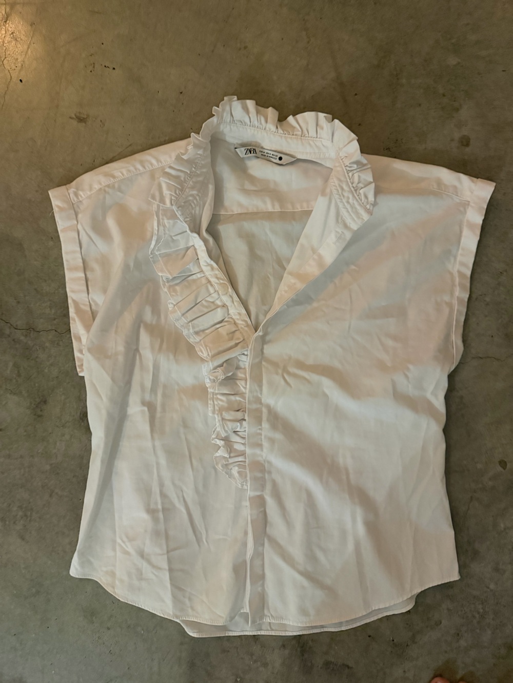 Zara White Ruffled V-Neck Blouse